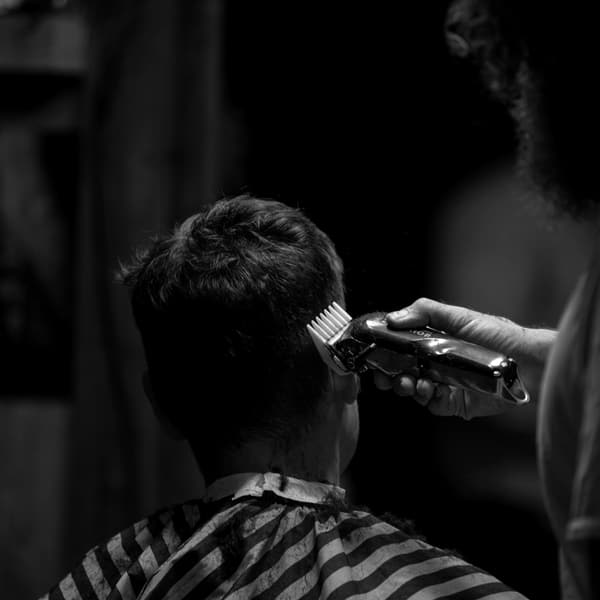 Degradado bajo con tupé texturizado