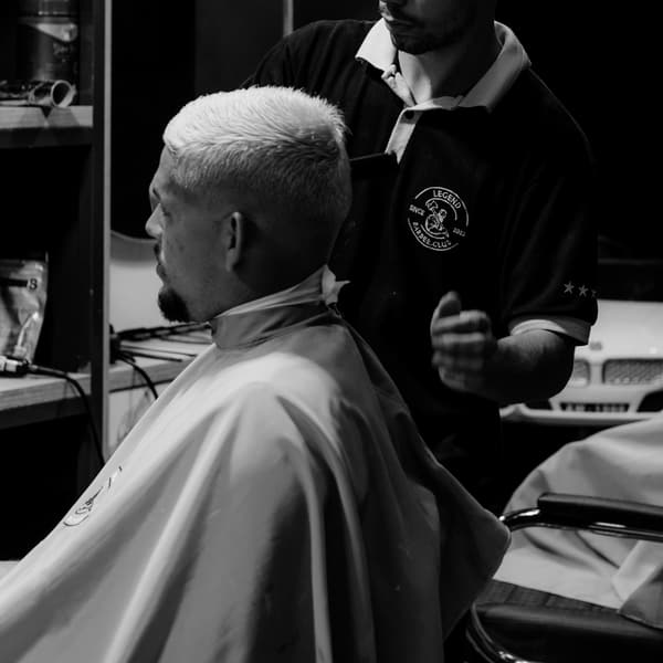 Skin fade con diseño a navaja