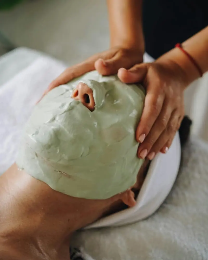 Tratamiento hidratante facial — por Marta Vidal en Esem Hair
